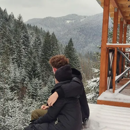 над скелею Chalet Krivorovnya