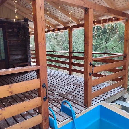 над скелею Chalet Krivorovnya