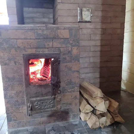 над скелею Chalet *